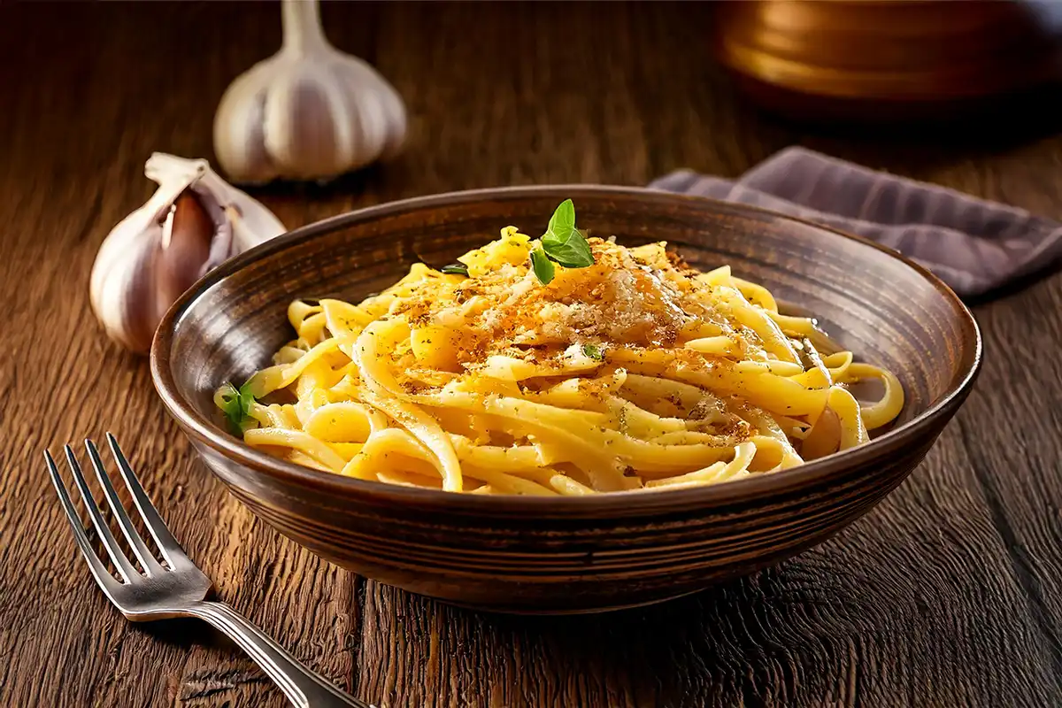 What can I make for dinner if I have no ideas? Garlic and olive oil pasta dinner
